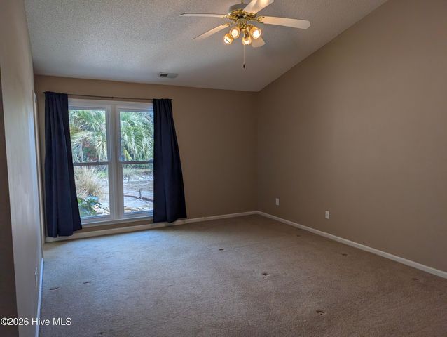 6641 Shire Lane, Wilmington, NC 28411