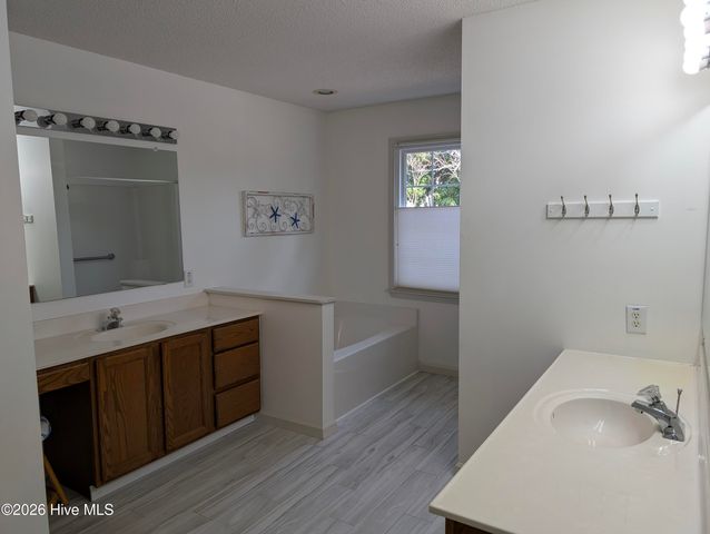 6641 Shire Lane, Wilmington, NC 28411