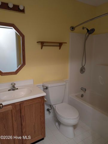 6641 Shire Lane, Wilmington, NC 28411