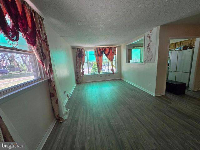 7382 SHELBOURNE ST, Philadelphia, PA 19111