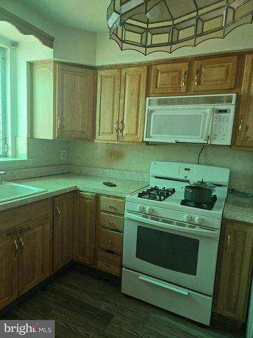 7382 SHELBOURNE ST, Philadelphia, PA 19111