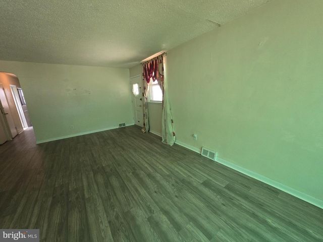 7382 SHELBOURNE ST, Philadelphia, PA 19111