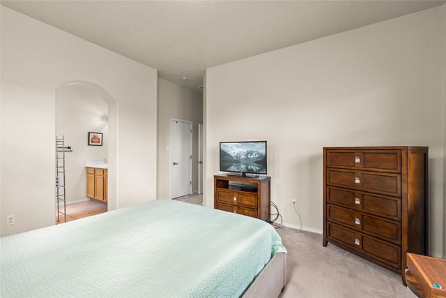 4315 Santo Domingo C, Santa Fe, NM 87507