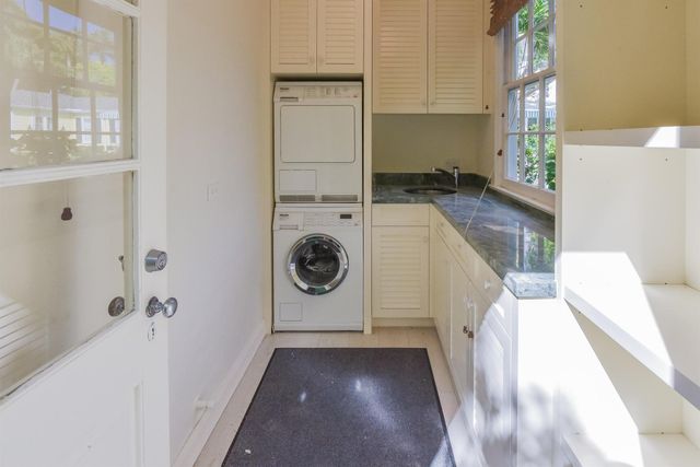 250 Algoma Road, Palm Beach, FL 33480