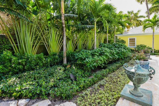 250 Algoma Road, Palm Beach, FL 33480
