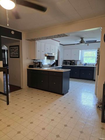2824 W 600 N, Hartford City, IN 47348