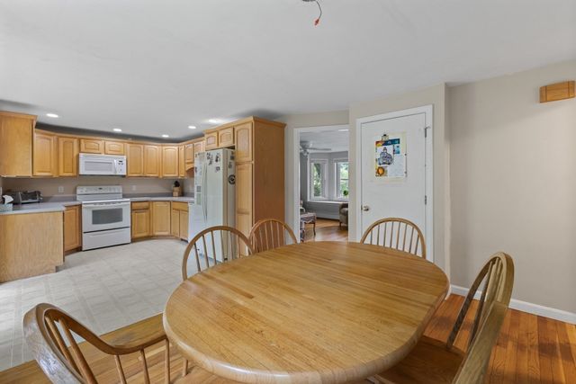 15 Mars, Shrewsbury, MA 01545