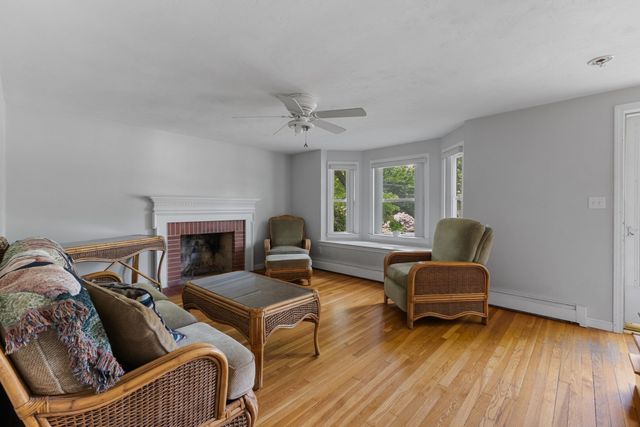 15 Mars, Shrewsbury, MA 01545