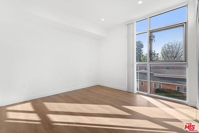 164 Chestnut Street 402, Pasadena, CA 91103