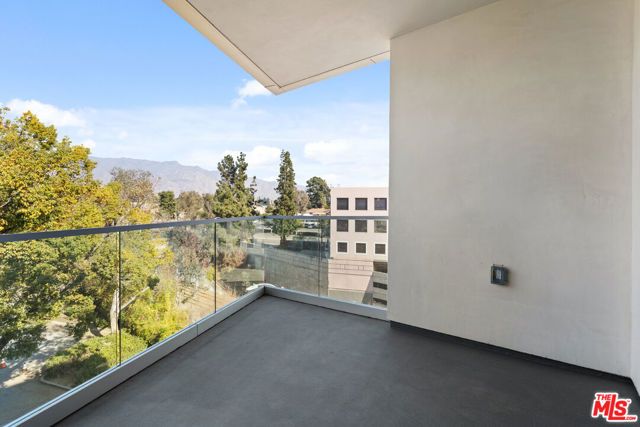 164 Chestnut Street 402, Pasadena, CA 91103