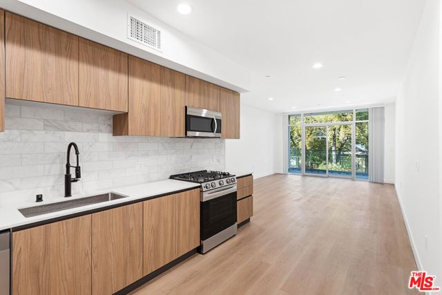 164 Chestnut Street 402, Pasadena, CA 91103