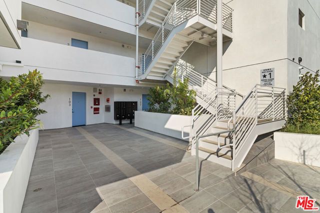 164 Chestnut Street 402, Pasadena, CA 91103