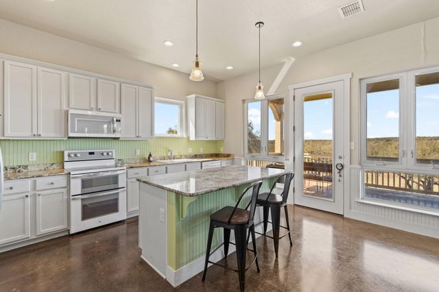 6350 Mount Sharp RD B, Wimberley, TX 78676