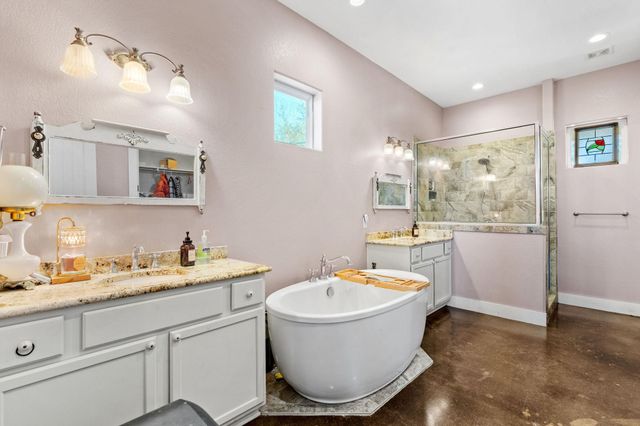 6350 Mount Sharp RD B, Wimberley, TX 78676