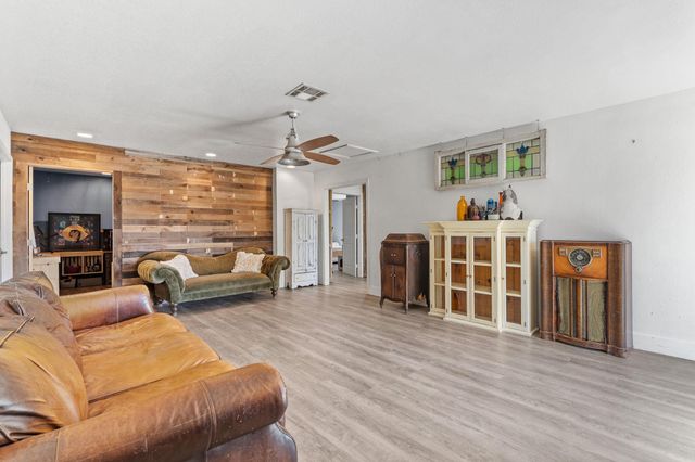 6350 Mount Sharp RD B, Wimberley, TX 78676