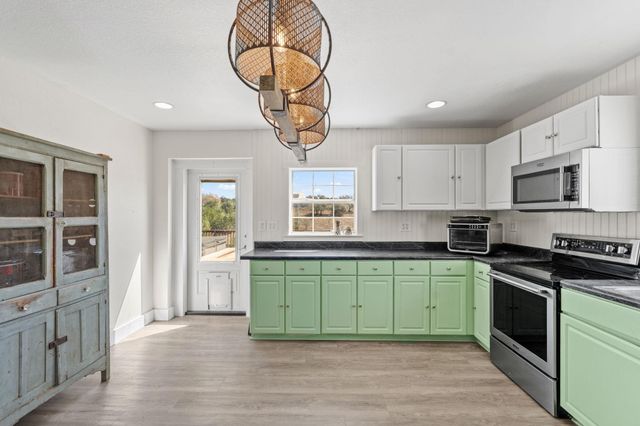 6350 Mount Sharp RD B, Wimberley, TX 78676