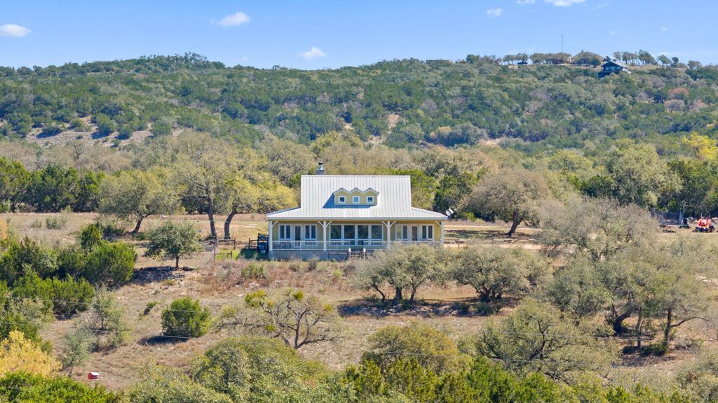 6350 Mount Sharp RD B, Wimberley, TX 78676
