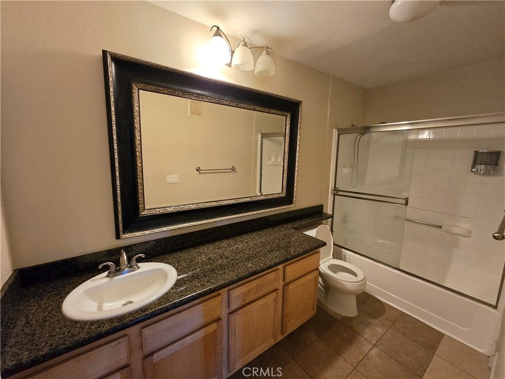 Image 2 of property listing at 2275 Del Mar Way 106, Corona, CA 92882