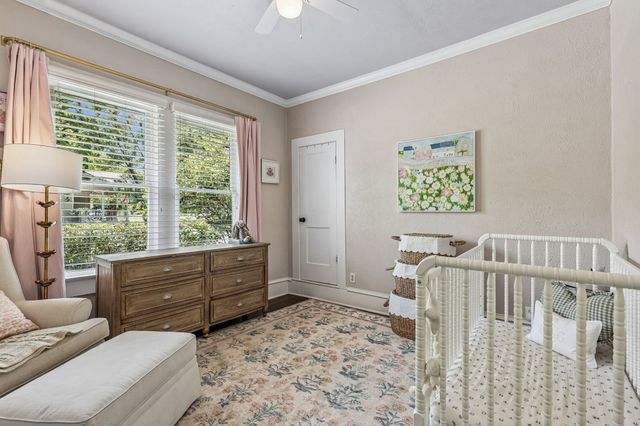 902 N Edgefield Avenue, Dallas, TX 75208