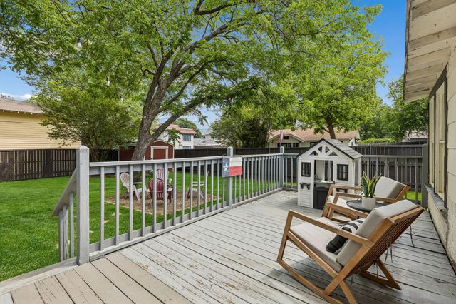902 N Edgefield Avenue, Dallas, TX 75208