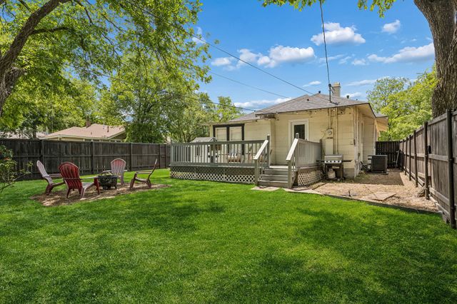 902 N Edgefield Avenue, Dallas, TX 75208