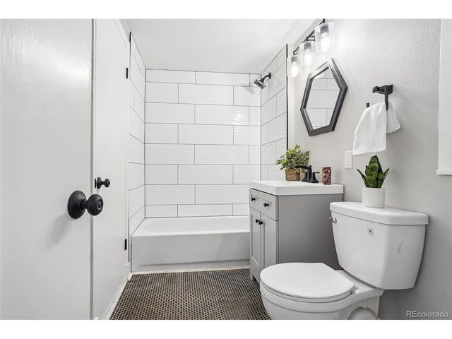 3855 N Cook St, Denver, CO 80205
