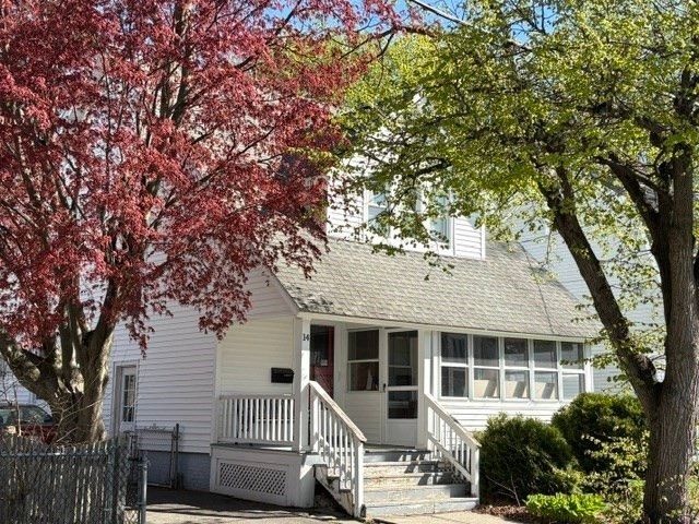 14 Blodgett St, Springfield, MA 01108