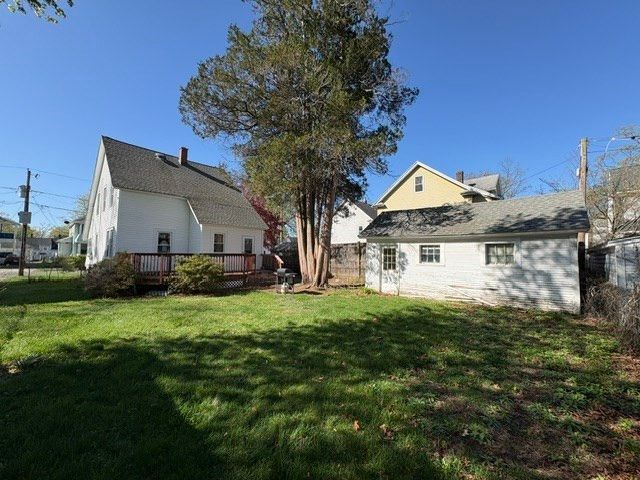 14 Blodgett St, Springfield, MA 01108