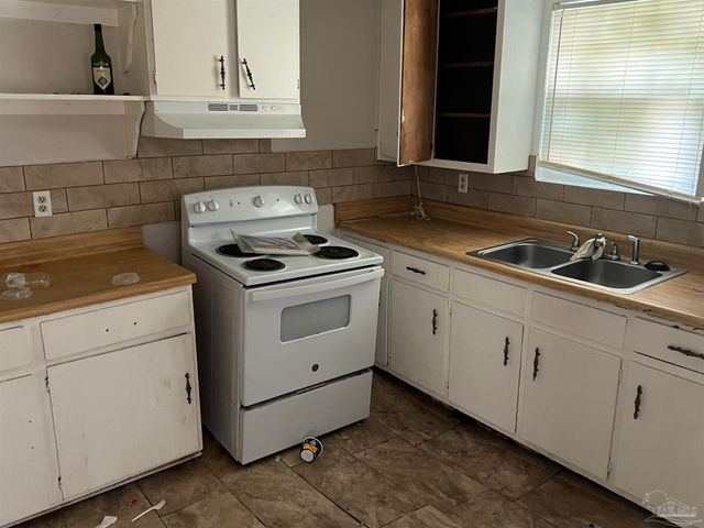 213 E Lakeview Ave, Pensacola, FL 32503