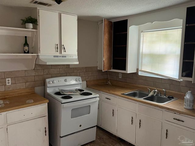 213 E Lakeview Ave, Pensacola, FL 32503