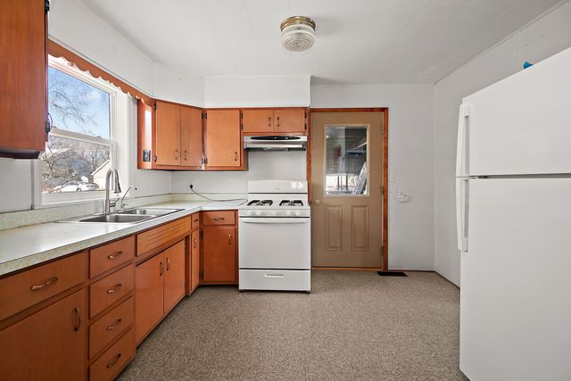 104 S English Street, Braidwood, IL 60408