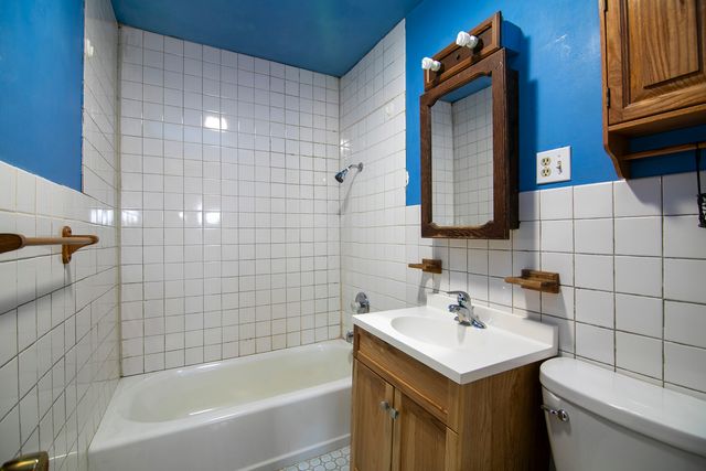 104 S English Street, Braidwood, IL 60408