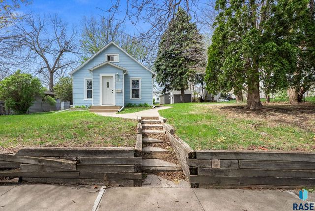 2111 S Spring Ave Avenue, Sioux Falls, SD 57105