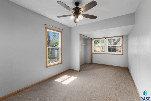 2111 S Spring Ave Avenue, Sioux Falls, SD 57105