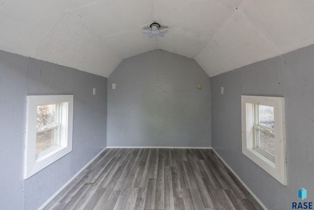 2111 S Spring Ave Avenue, Sioux Falls, SD 57105