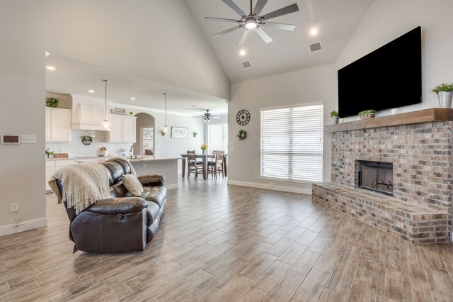 120 Saddle Ridge Drive, Godley, TX 76044
