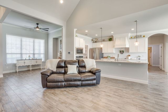 120 Saddle Ridge Drive, Godley, TX 76044