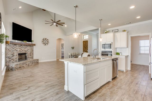 120 Saddle Ridge Drive, Godley, TX 76044