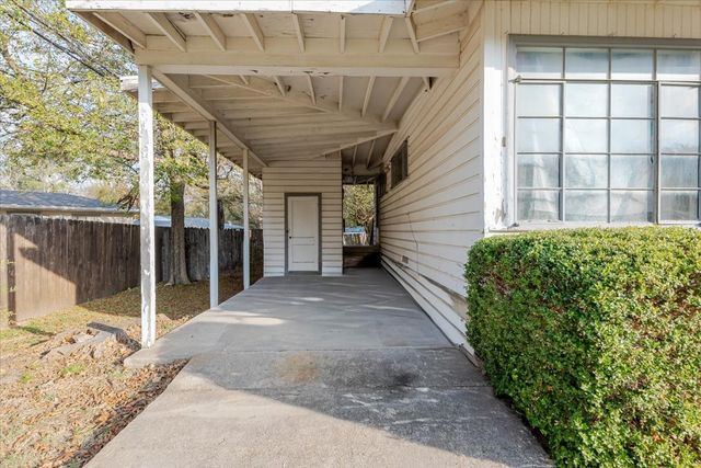 1213 S Lamar Street, Weatherford, TX 76086