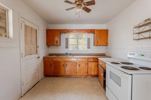 1213 S Lamar Street, Weatherford, TX 76086