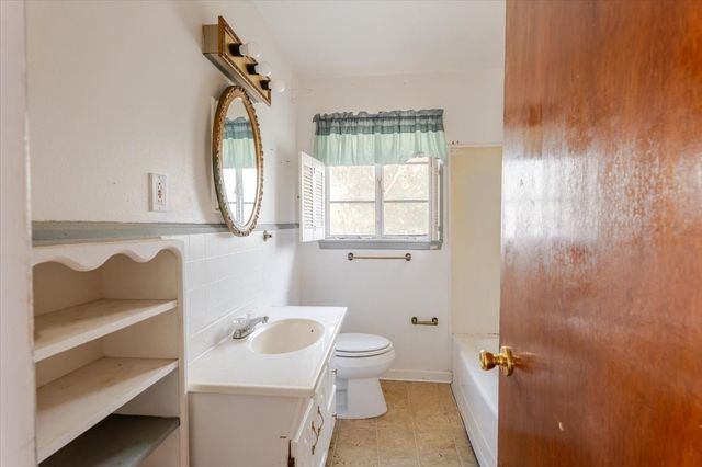 1213 S Lamar Street, Weatherford, TX 76086