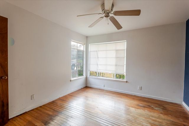 1213 S Lamar Street, Weatherford, TX 76086