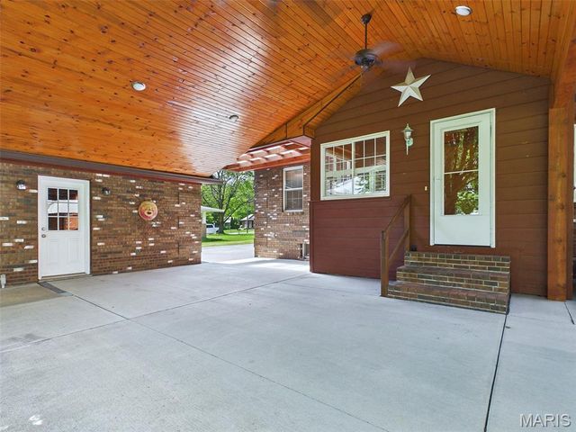 258 Norwood Place, East Alton, IL 62024