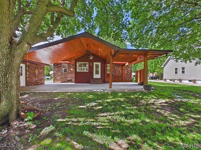 258 Norwood Place, East Alton, IL 62024