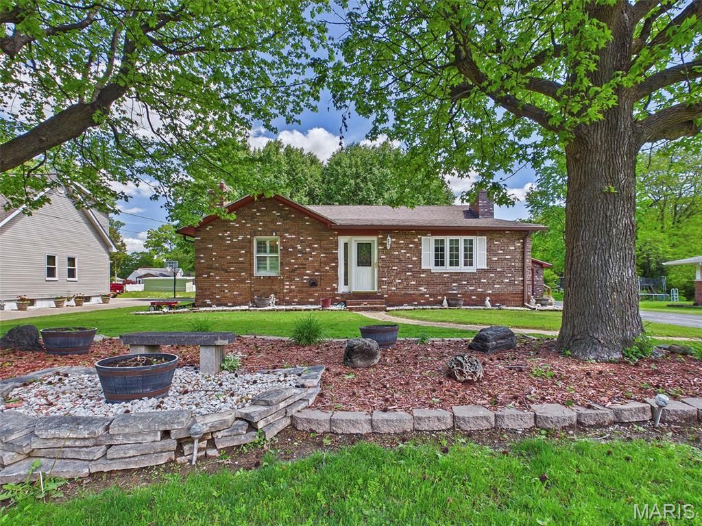 258 Norwood Place, East Alton, IL 62024