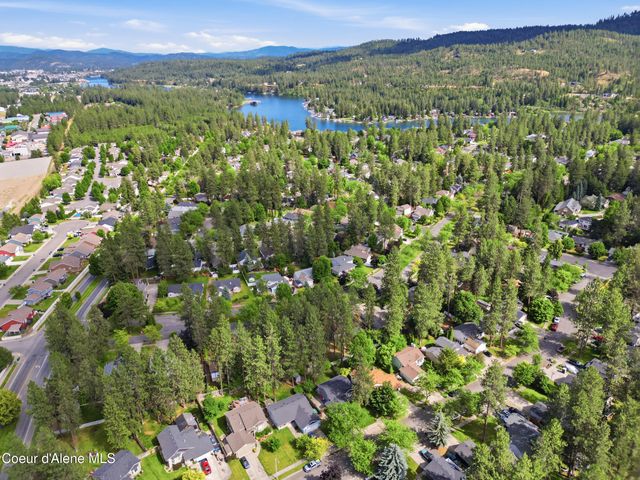 201 S Aerie CT, Post Falls, ID 83854