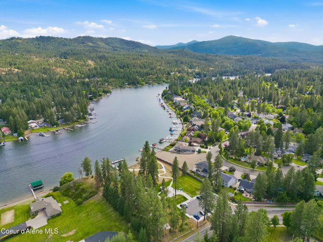 201 S Aerie CT, Post Falls, ID 83854