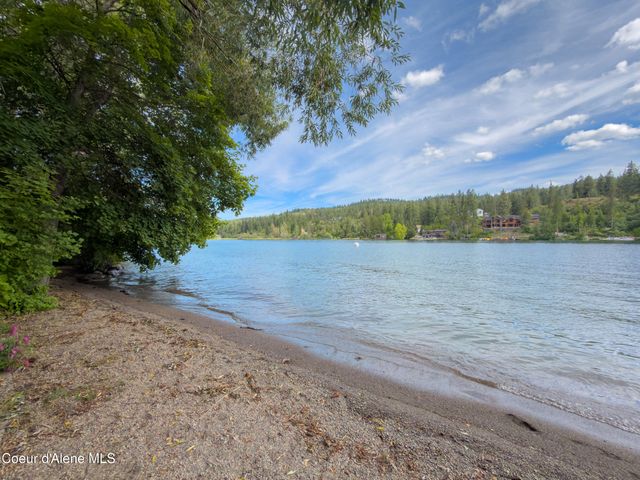 201 S Aerie CT, Post Falls, ID 83854