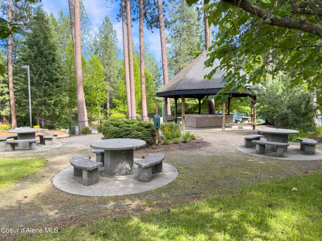201 S Aerie CT, Post Falls, ID 83854