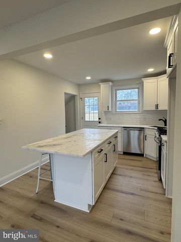 309 JAYS AVE, Williamstown, NJ 08094